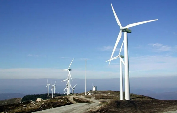 风力发电机组为什么是三个叶片且都是细长型的？